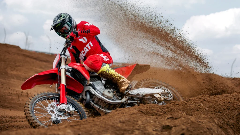 New Ducati Desmo450 MX Bike Revealed !!