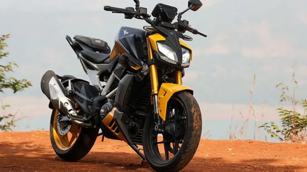 Price comparison table of TVS Apache RTR 310 variants including Arsenal Black, Fury Yellow, and Fiery Red